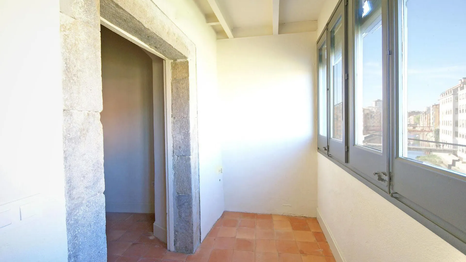 Apartments De L Onyar Girona Spain