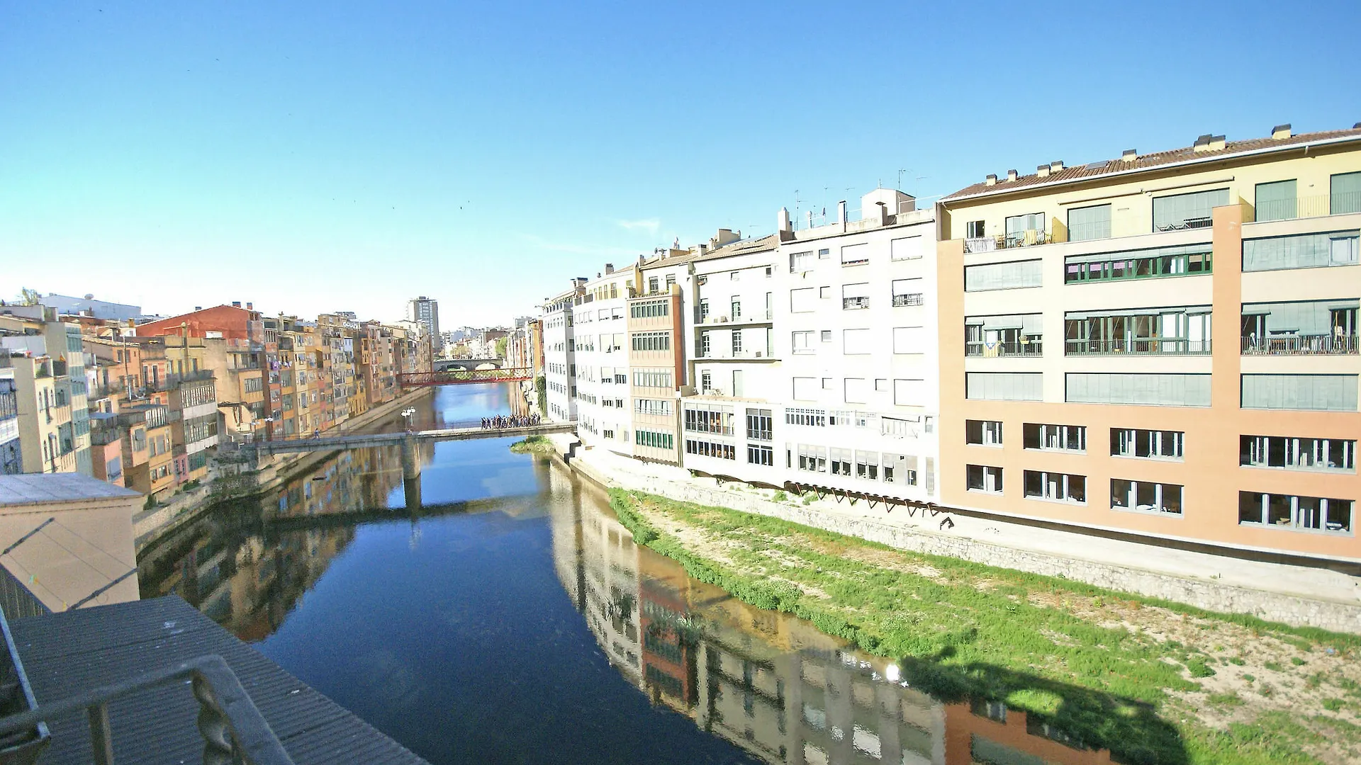 Apartments De L Onyar Girona Spain